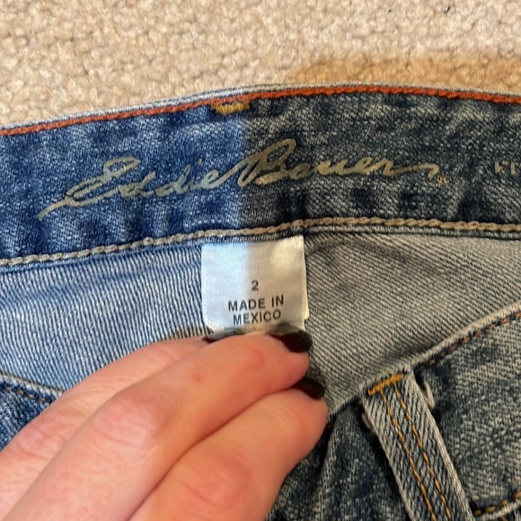3/$20 - Eddie Bauer Denim Jeans Shorts, sz 2 - Picture 3 of 6